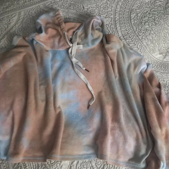 FREE PEOPLE HOODIE ☮️ Tie dyed cropped bat wing sleeves soft lightweight - Picture 1 of 8